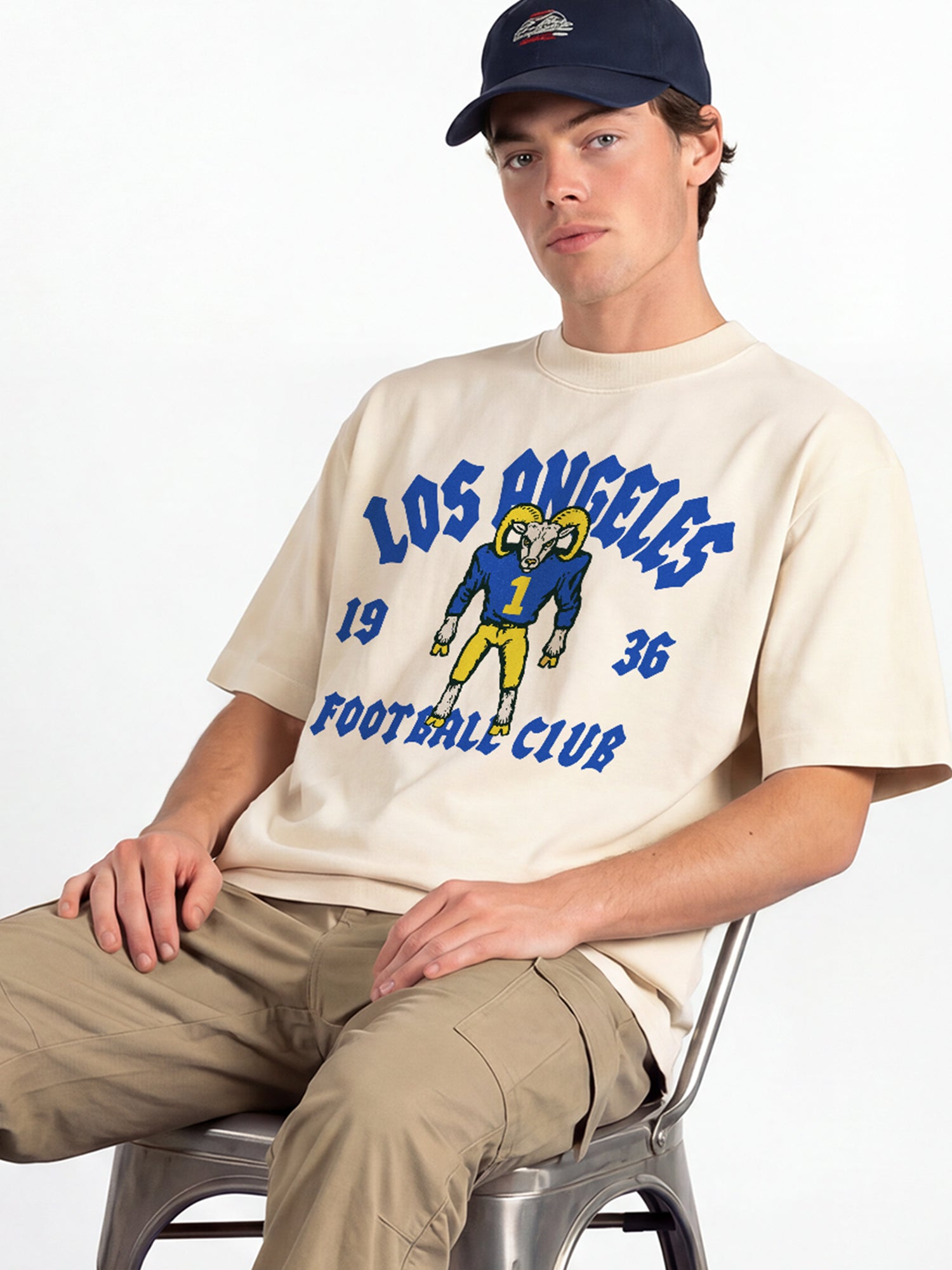 Cool old school Los Angeles Rams streetwear football t-shirt 